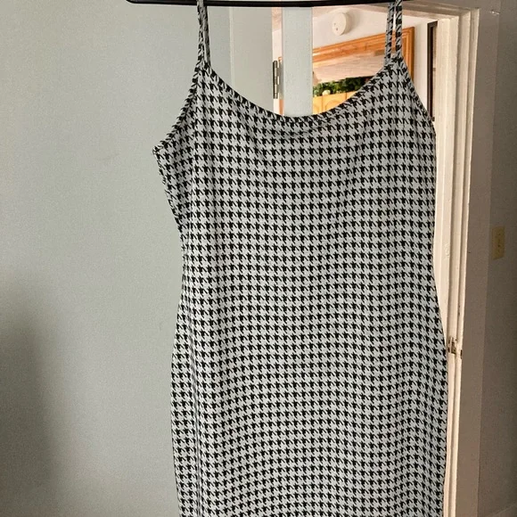 NWTS Ladies Dress - Picture 2 of 6